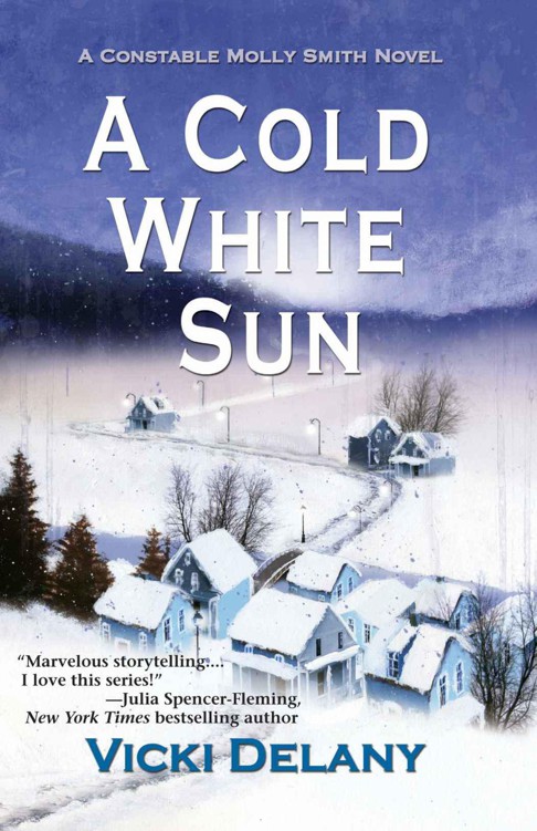 A Cold White Sun: A Constable Molly Smith Mystery (Constable Molly Smith Series) by Delany, Vicki