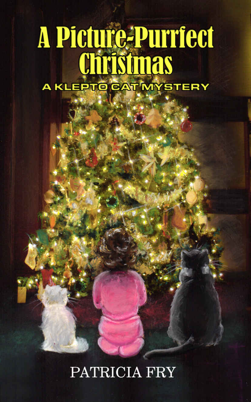 A Picture-Purrfect Christmas (A Klepto Cat Mystery Book 13)