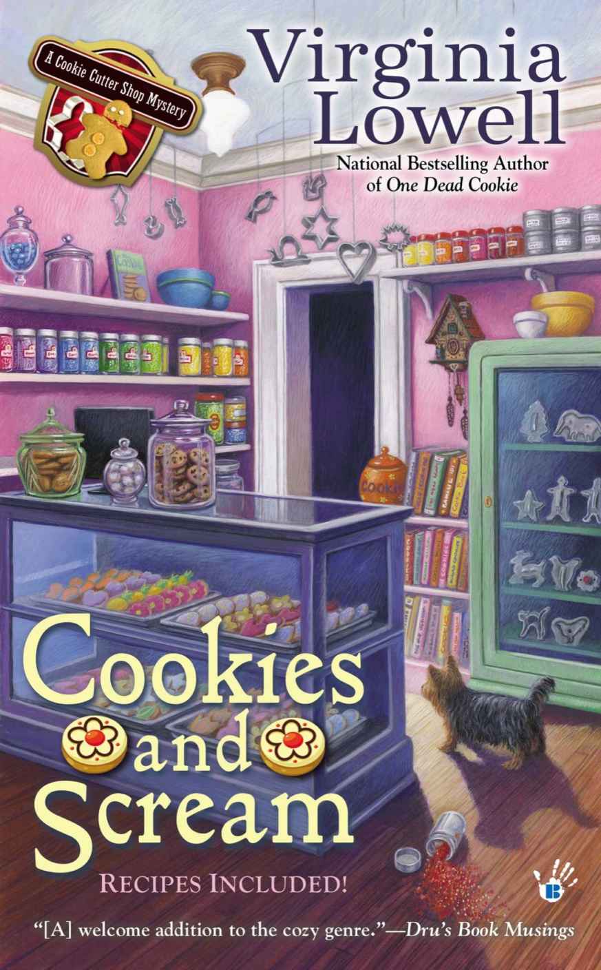 Cookies and Scream (A Cookie Cutter Shop Mystery) by Virginia Lowell