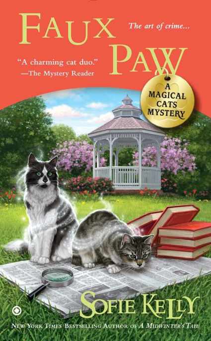 Faux Paw: A Magical Cats Mystery by Sofie Kelly