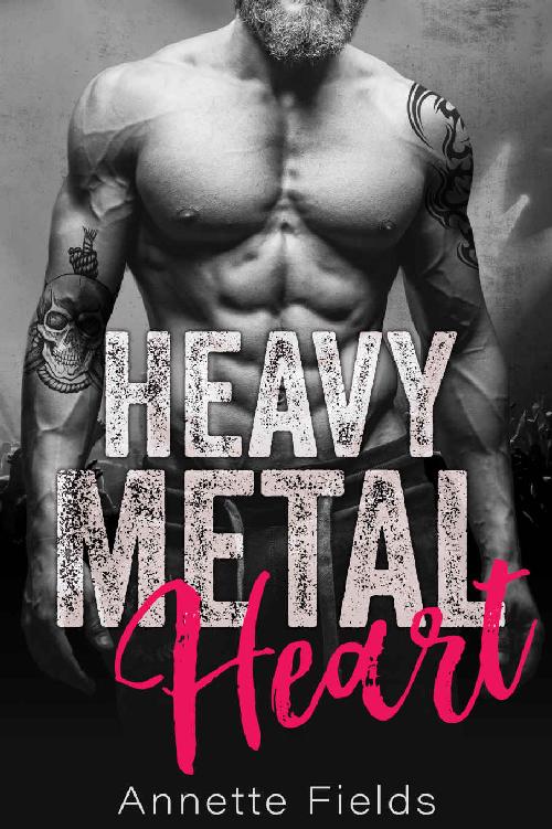 Heavy Metal Heart: A Bad Boy Rock Star Romance by Fields,Annette