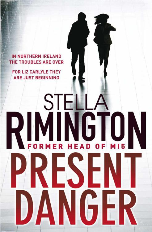 Liz Carlyle - 05 - Present Danger by Stella Rimington