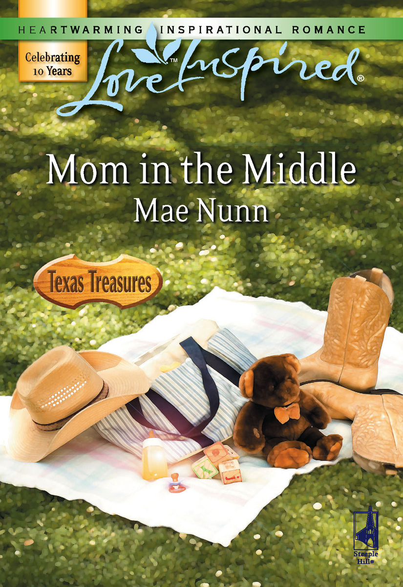 Mom in the Middle (2007) by Mae Nunn