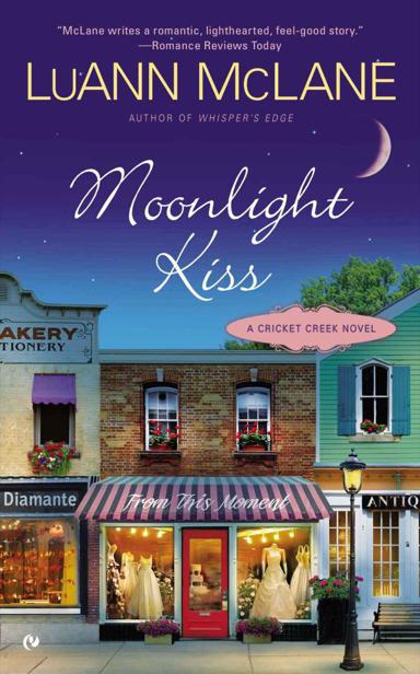 Moonlight Kiss by Luann McLane