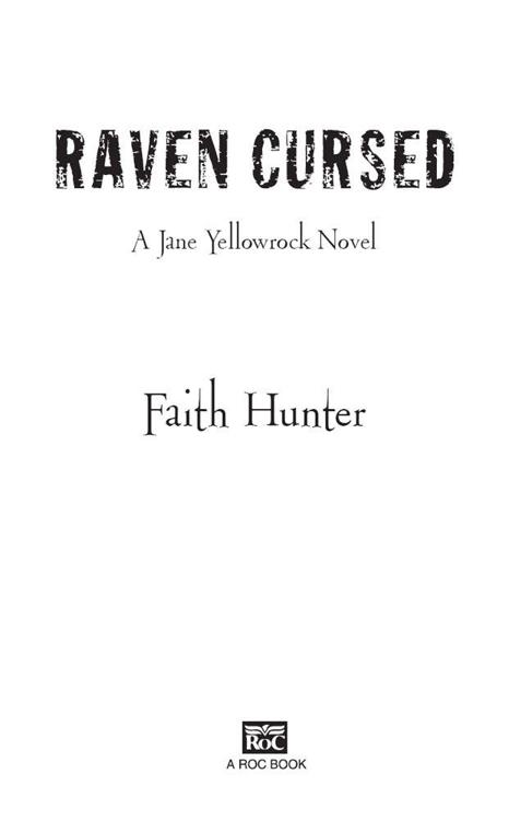 Raven Cursed: A Jane Yellowrock Novel