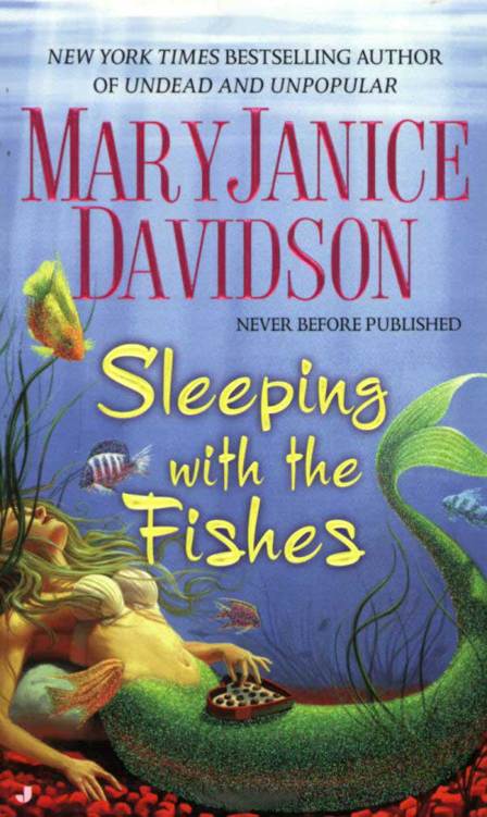 Sleeping with the Fishes by Mary Janice Davidson