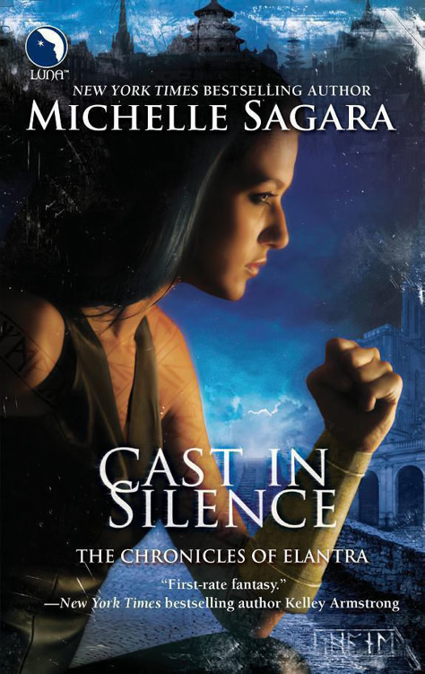 The Chronicles of Elantra 5 - Cast in Silence by Michelle Sagara