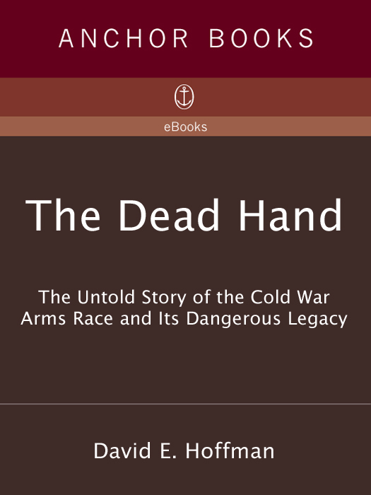 The Dead Hand (2009) by David  Hoffman