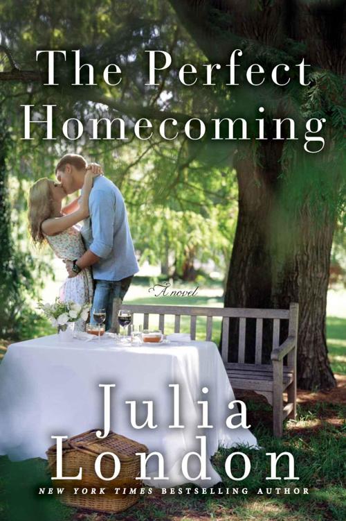 The Perfect Homecoming (Pine River) by London, Julia