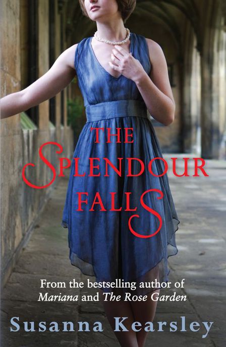 The Splendour Falls by Susanna Kearsley